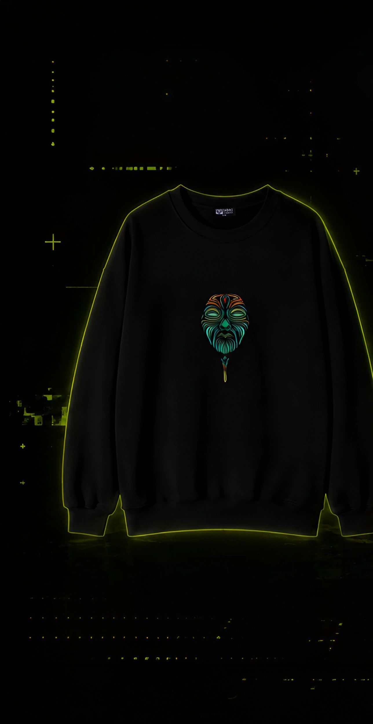 Siyah oversize sweatshirt, renkli kabile maskesi baskısı